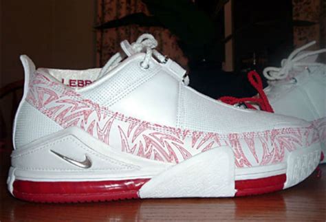 Nike LeBron 2 Low White/Red Sample (2004) - Nike LeBron Samples That Never Released | Sole Collector