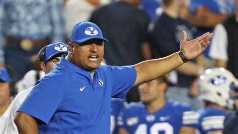 Arriba 30+ imagen byu coach football - Abzlocal.mx