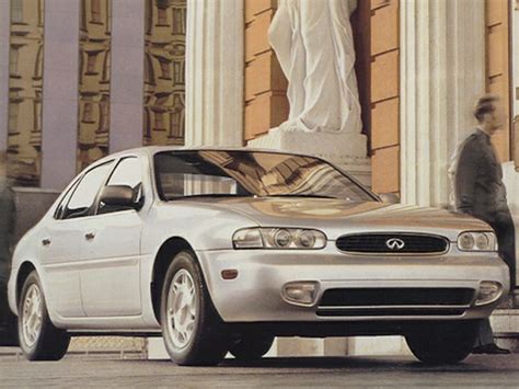 1993 INFINITI J30 Specs, Safety Rating & MPG - CarsDirect