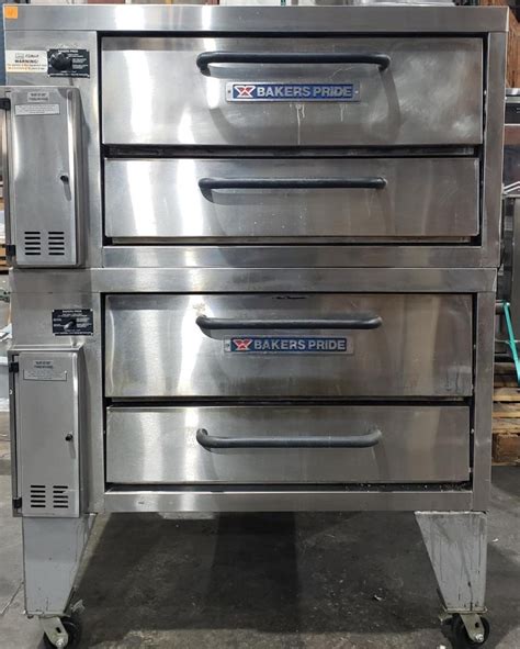 BAKERS PRIDE 251 DOUBLE STACK NATURAL GAS PIZZA OVEN 120,000 BTU ON ...