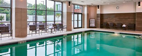 Hotel with Pool and Gym at Marriott Minneapolis West