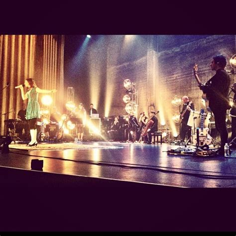 Kim Walker-Smith live recording. Cool lighting. | Kim walker, Walker ...