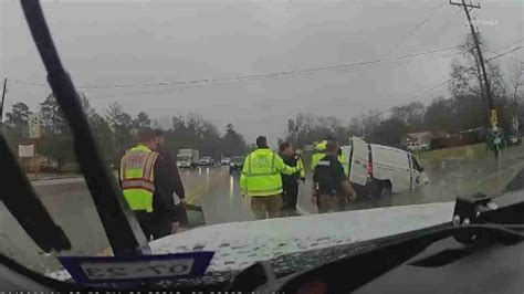 USPS van gets stuck in high water | Postal Times