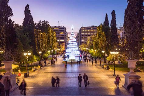 How Do They Celebrate Christmas in Greece? (Traditions + Food)