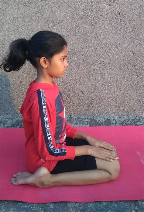 Virasana Yoga Steps, Benefits And Precautions