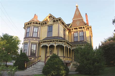 R. S. Thomas House - Mansion on Main 36 Main Street, Virginia (Circa 1889) | The house was built ...