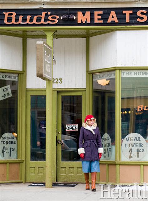 Peggy Blumquist (Kirsten Dunst) On Set In Fort Macleod - Fargo (TV Series) 写真 (43669120) - ファンポップ