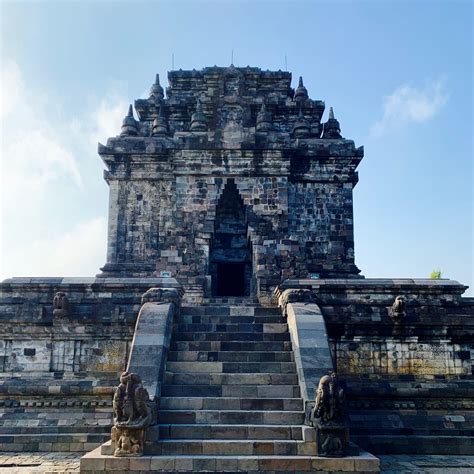 Visiting The Mendut And Candi Pawon Temples (Yogykarta, Indonesia) - Flying High On Points