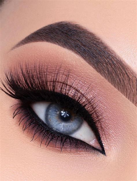 65 Pretty Eye Makeup Looks : soft pink for blue eyes