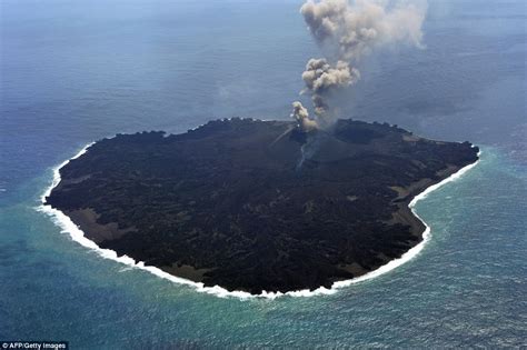 Japanese island Nishinoshima emerging from the sea in dramatic pictures ...