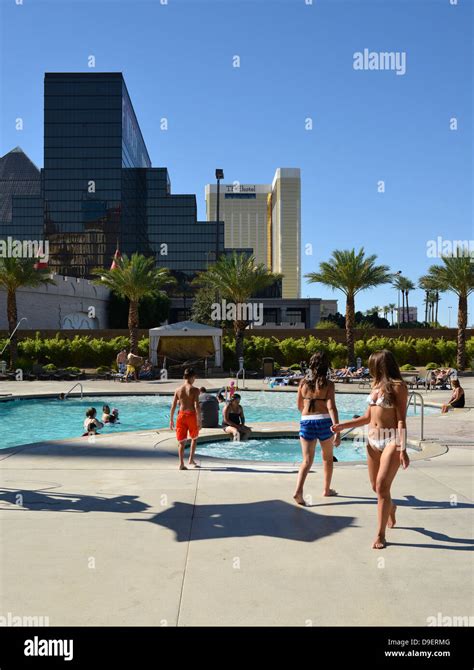 Luxor hotel las vegas pool hi-res stock photography and images - Alamy