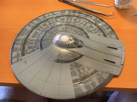 Review: Polar Lights ‘Star Trek: Discovery’ USS Enterprise Model Reimagines A Classic ...