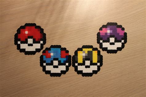 Buy Mini Poké Ball Pixel Art Sprites from the Pokémon Series Online at ...