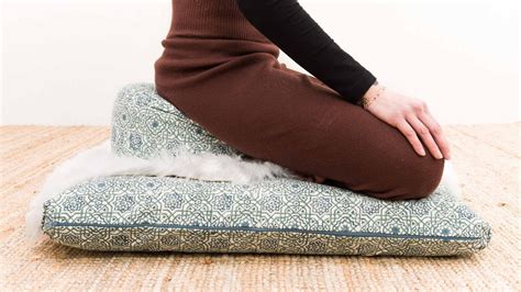 Choosing the best meditation cushion for your practice – Calm Buddhi