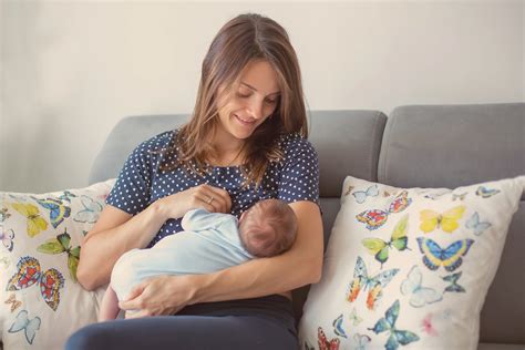 Breastfeeding Your Baby: Birth to 24 Hours Old | Chesapeake Regional ...