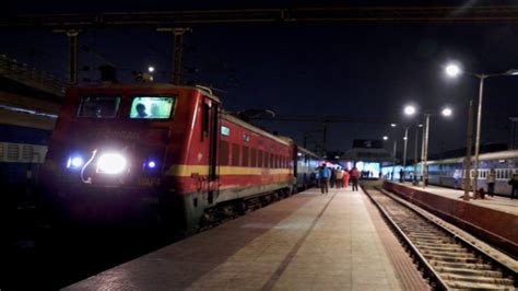 Solar power brings light to dark corners of Indian train stations