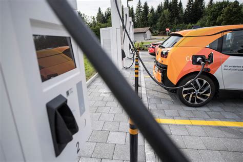 Switzerland’s first electric sports car revealed - SWI swissinfo.ch