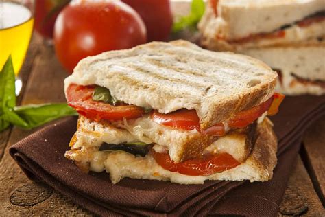 Tomato cheese sandwich recipe | Roasted tomato grilled cheese sandwich - Indian Healthy Recipes ...