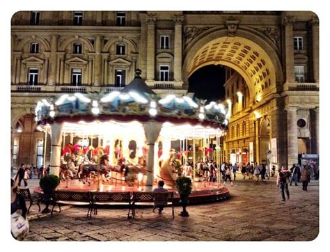 Florence's Piazza della Repubblica at night | Night life, Beautiful places, Florence