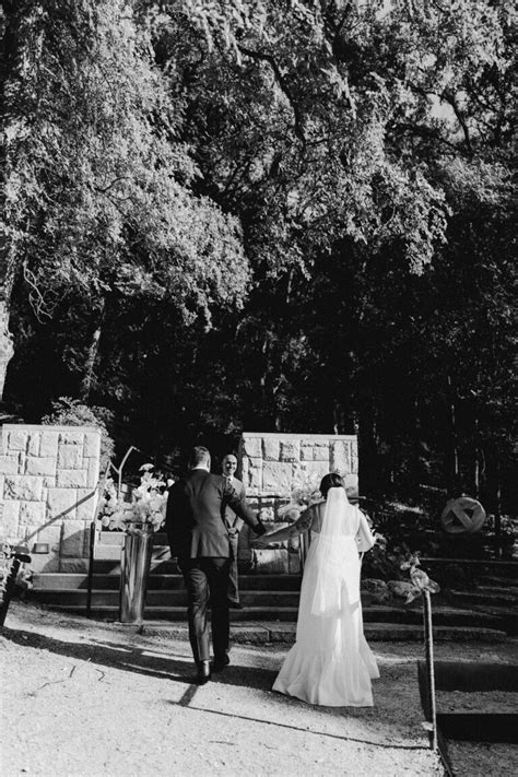 Austin Wedding at UMLAUF Sculpture Garden - ambervickery.com