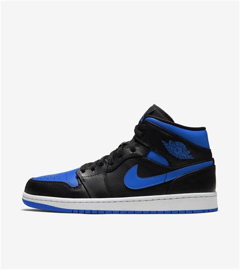 วันเปิดตัว Air Jordan 1 Mid “Hyper Royal”. Nike SNKRS