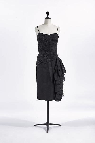 Cocktail dress - Wikipedia