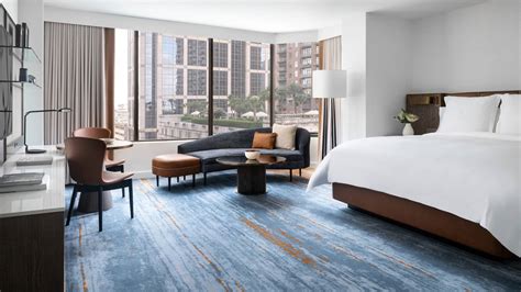 Hotels in Downtown Houston | Corner Room | Four Seasons Houston