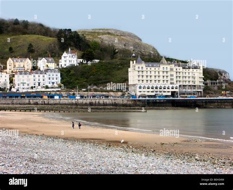 Llandudno seafront hi-res stock photography and images - Alamy