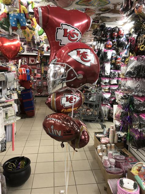 Kansas City Chiefs Mylar Balloons Bouquet - Balloon Shop NYC