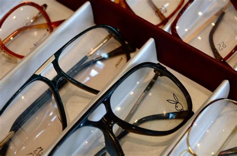 Name of best Brand Eyeglasses | Luster Eyes