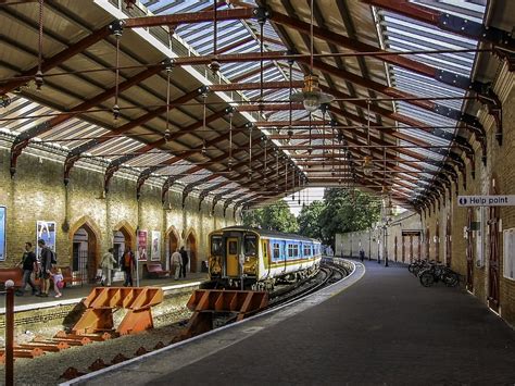 Windsor Station 2002 | Built in 1897 and saw Royal travel. | Tony Tomlin | Flickr