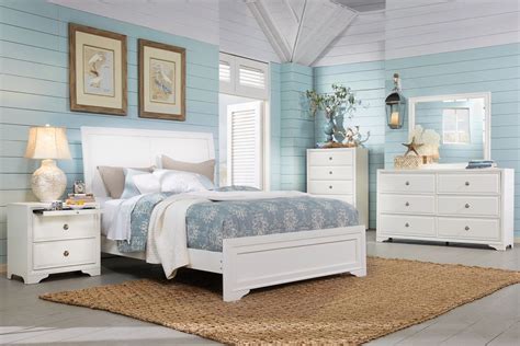 Belcourt White Colors,White 3 Pc King Sleigh Bed - Rooms To Go