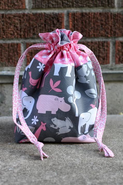 Lined DIY Drawstring Bag | AllFreeSewing.com