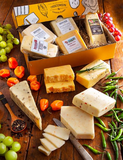 Hot and Spicy Cheese Gift Basket – Wisconsin Cheese Mart