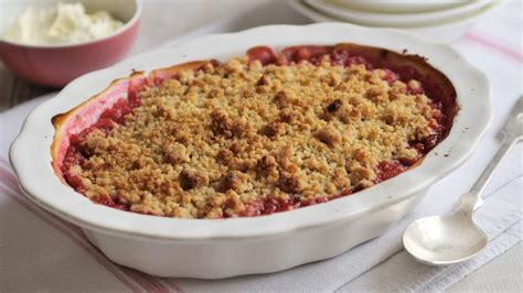 Rhubarb crumble recipe - BBC Food