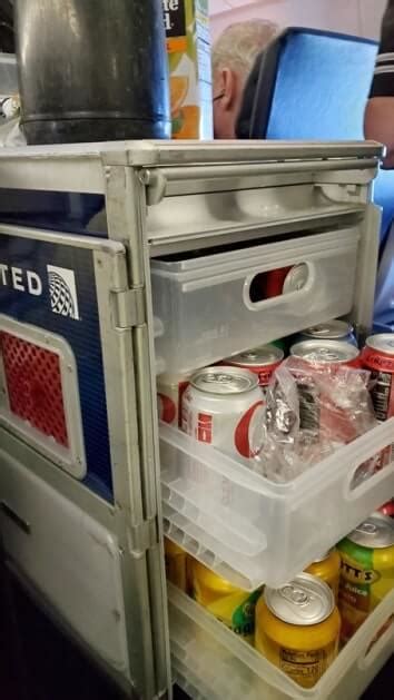 United Airlines food meals on my international flight to Europe 🌴 what ...