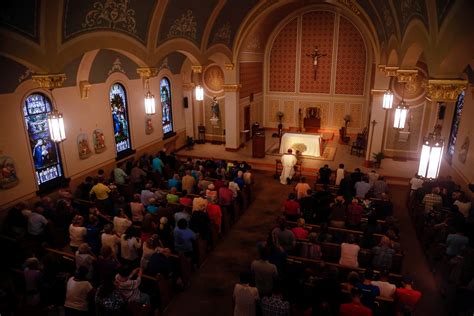 Mollie Tibbetts vigil: Iowa pastor calls "for a spirit of forgiveness"