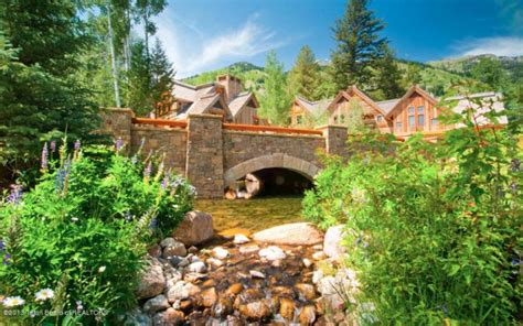 Christy Walton, Wal-Mart Heiress And Richest Woman In America, Lists Wyoming Estate For $12.5 ...