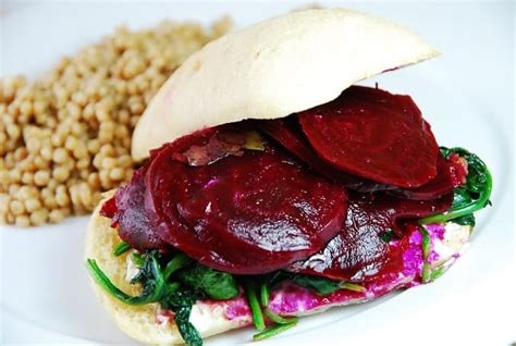 Pickled Beet, Spinach, and Goat Cheese Sandwich Recipe – 6 Points + - LaaLoosh