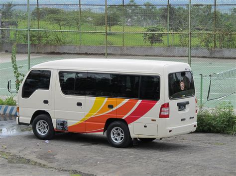 Isuzu Elf Minibus | rendol rendy | Flickr