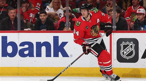 Corey Perry breaks silence after Blackhawks terminate contract, admits ‘struggles with alcohol ...