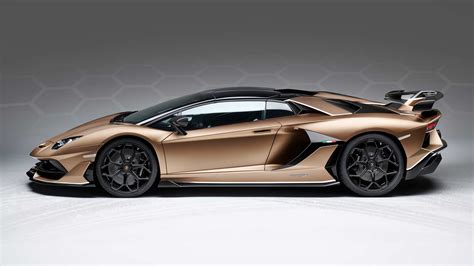 Huracan EVO and Aventador SVJ drop tops at Geneva - Autodevot