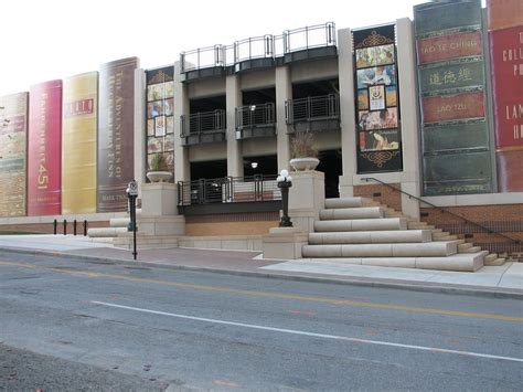 Public Library Parking Garage - Kansas City, USA