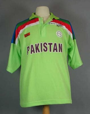 Pakistan cricket shirt, 1992 Cricket World Cup - signed by Imran Khan ...