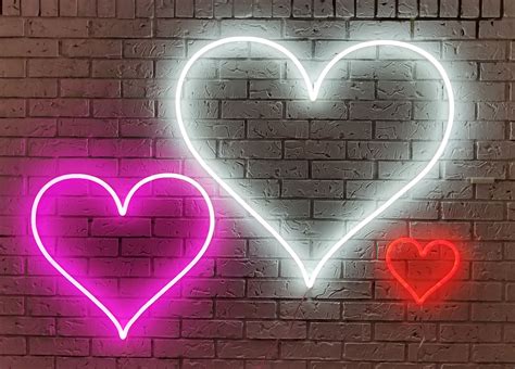 Neon Heart | shopnarwall