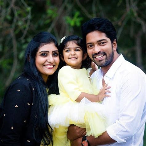 Allari Naresh Height, Age, Wife, Family, Children, Caste, Biography ...