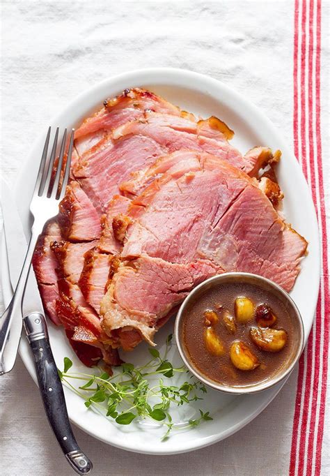 Honey Garlic Baked Ham Recipe — Eatwell101