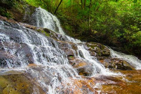 7 Best Waterfall Hikes in the Great Smoky Mountains