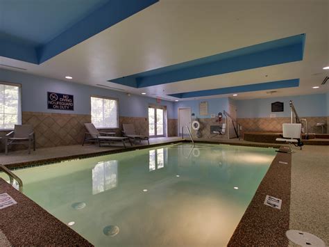 Affordable Hotels in Middleboro, MA | Holiday Inn Express & Suites Middleboro Raynham