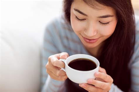 People who drink coffee tend to live a longer life - Earth.com